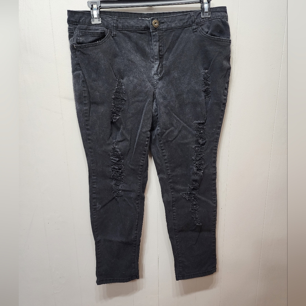 Silver Crush Capri Jeans 17 / 18 Black Distressed Casual Plus C140 Z